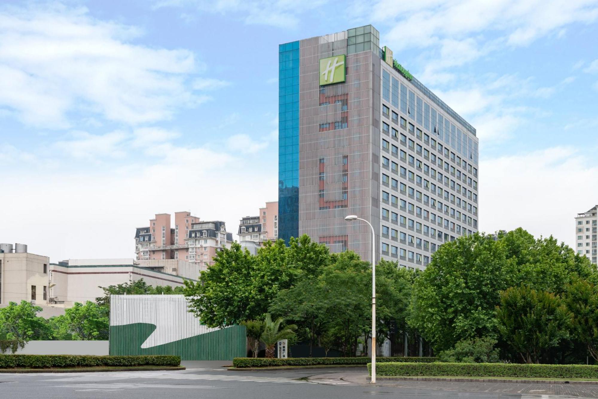 Hotel Pudong Nanpu By Ihg 4*
