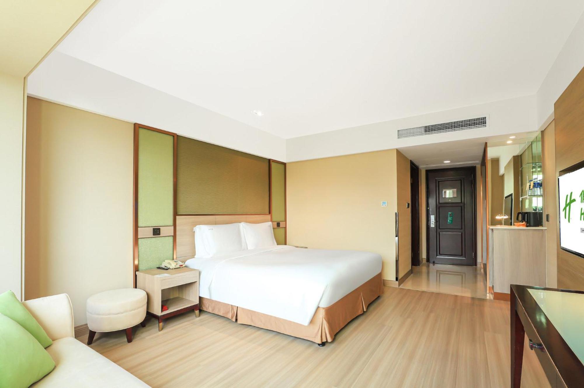 Pudong Nanpu By Ihg Hotel Shanghai